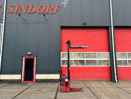 Stoccatori 2004  Sichelschmidt D 412 ASM 1250 kg stapelaar (9)