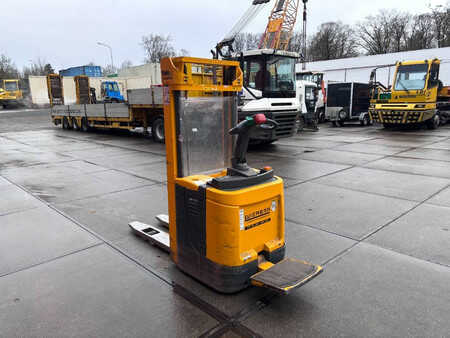 Stacker de condutor em pé 2002 Jungheinrich WP 12S (4)