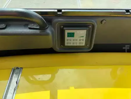 4-wiel elektrische heftrucks 2012  Hyster J 3.0 XN CAT 3 GD (19)