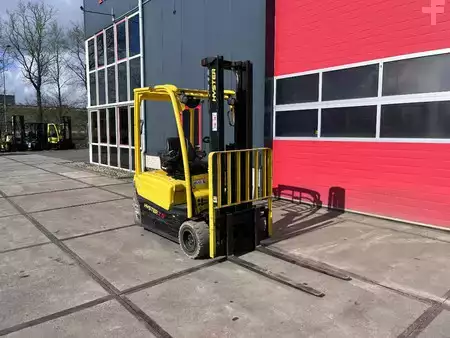 Carrelli elettrici 3 ruote 2015  Hyster J 2.00 XNT (2)
