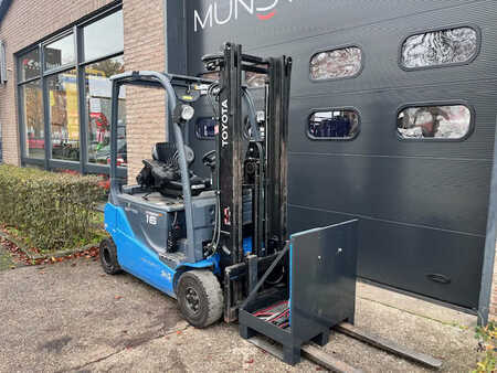 Elektro čtyřkolový VZV 2017  Toyota 8FBM16T (8)