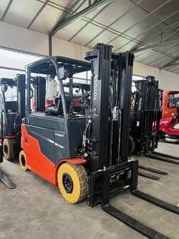 Elektrisk- 4 hjul 2024  Toyota 9FBM25T (1)