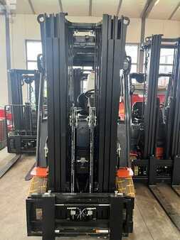 Elektrisk- 4 hjul 2024  Toyota 9FBM25T (9)