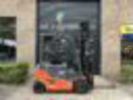 Eléctrico - 4 rodas 2017  Toyota 8FBMKT25 (9)