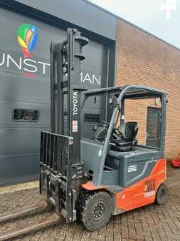 Eléctrico - 4 rodas 2017  Toyota 8FBMKT25 (10)