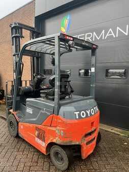 Eléctrico - 4 rodas 2017  Toyota 8FBMKT25 (11)