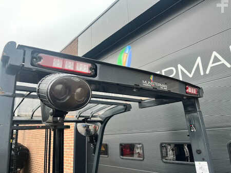 Eléctrico - 4 rodas 2017  Toyota 8FBMKT25 (7)