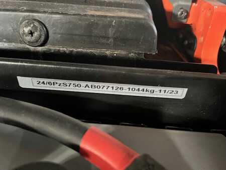 3-wiel elektrische heftrucks 2014  Toyota 8FBET20 (5)