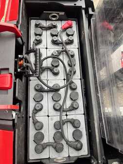 Wózki z platformą operatora 2019  Toyota SWE140L (9)