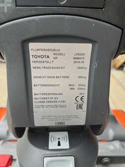 Transpalettes éléctriques 2019  Toyota LPE250 (6)