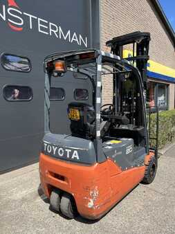 3-wiel elektrische heftrucks 2015  Toyota 8FBET20 (2)