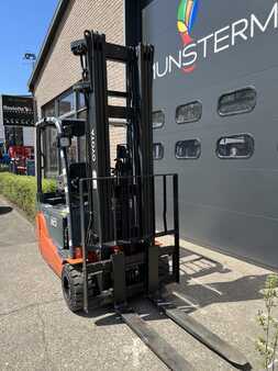 3-wiel elektrische heftrucks 2015  Toyota 8FBET20 (3)