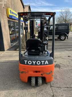 El truck - 3 hjulet 2011  Toyota 8FBEKT16 (7)