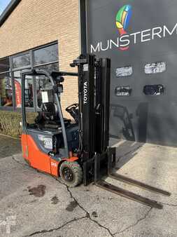 El truck - 3 hjulet 2011  Toyota 8FBEKT16 (2)