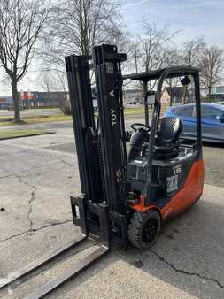 El truck - 3 hjulet 2011  Toyota 8FBEKT16 (4)