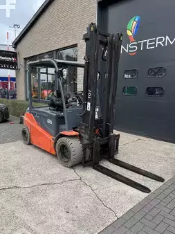 Elektro čtyřkolový VZV 2016  Toyota Toyota 8FBMT50 (2)