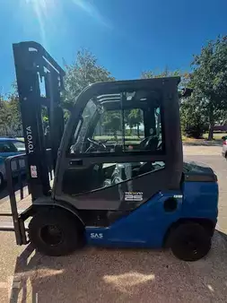 Dieselový VZV 2021  Toyota 52-8 FDF25 (4)