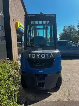 Dieselový VZV 2021  Toyota 52-8 FDF25 (6)
