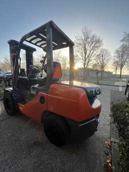 Diesel heftrucks 2015  Toyota 02-8FDJF35 (6)