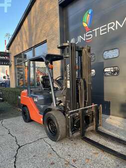 Diesel heftrucks 2015  Toyota 02-8FDJF35 (2)