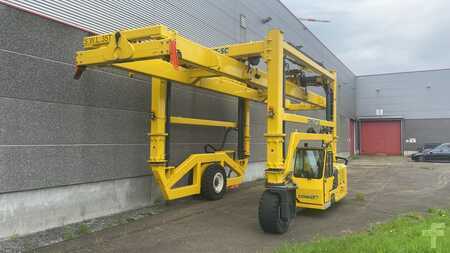 Reach stacker 2021  Combilift Straddle Carrier (1)