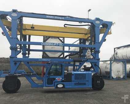 Container truck 2017  Combilift Straddle Carrier (2)