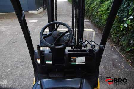 LPG Forklifts 2015  Yale GLP16VX (12)