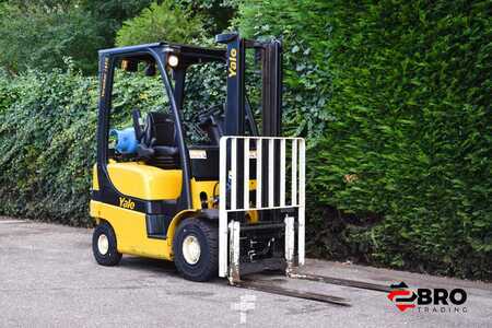 LPG Forklifts 2015  Yale GLP16VX (2)