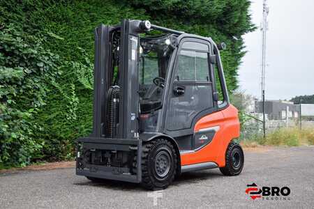 Diesel gaffeltruck 2022 Linde H35D-01 1202 Triplex Container Spec (1)