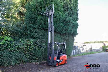 Eléctrica de 4 ruedas 2020  Linde E18PH-02 EVO triplex (15)