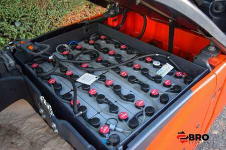 Eléctrica de 4 ruedas 2020  Linde E18PH-02 EVO triplex (16)