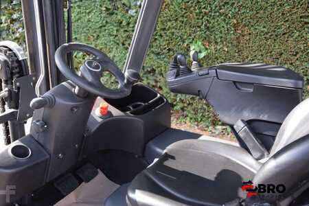 Eléctrica de 3 ruedas 2017  Linde E16C-02 EVO Triplex (16)