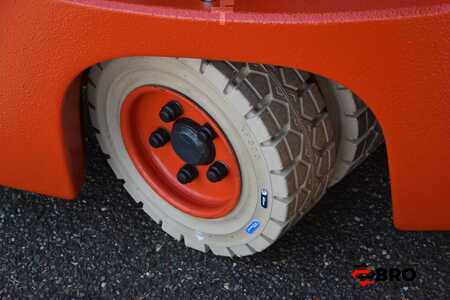 Eléctrica de 3 ruedas 2017  Linde E16C-02 EVO Triplex (7)