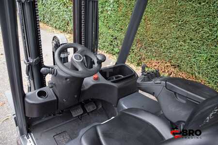 Eléctrica de 3 ruedas 2018  Linde E16-02 EVO Triplex (11)