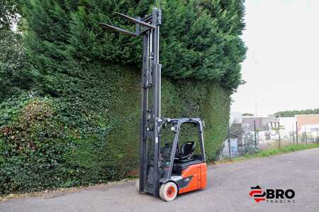 Eléctrica de 3 ruedas 2017  Linde E14-02 EVO Triplex (13)