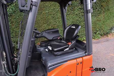 Elektrisk- 3 hjul 2017 Linde E14-02 EVO Triplex (2)