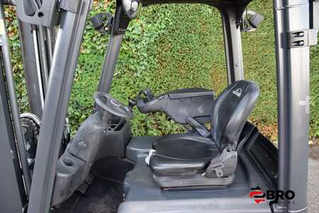 El Truck - 3-hjul  Linde E15-02 EVO Triplex (13)