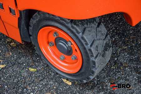 Carrelli elettrici 4 ruote 2020  Linde E18PH-02 EVO triplex (11)