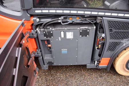 Carrelli elettrici 4 ruote 2023  Linde X35-01 Triplex 52.8 kWh Li-ion (11)