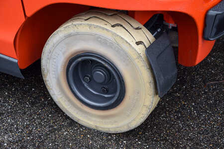 Carrelli elettrici 4 ruote 2023  Linde X35-01 Triplex 52.8 kWh Li-ion (12)