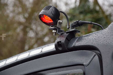 Carrelli elettrici 4 ruote 2023  Linde X35-01 Triplex 52.8 kWh Li-ion (22)