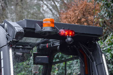 Carrelli elettrici 4 ruote 2023  Linde X35-01 Triplex 52.8 kWh Li-ion (25)