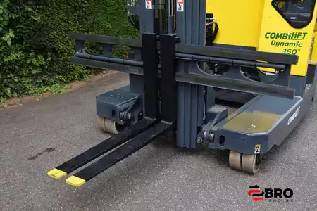 Empilhador Quatro caminhos 2023  Combilift MR4 2500KG DYNAMIC 360° (23)