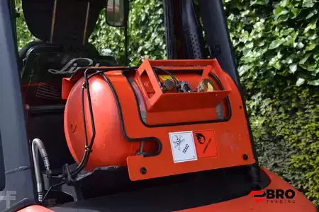 Empilhador a gás 2021  Linde H35T-01 Triplex (1)