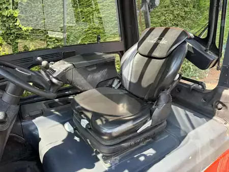 Elektro čtyřkolový VZV 2020  Linde E35L Container (8)