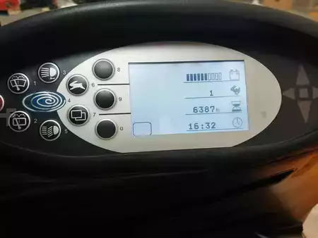 Carrelli elettrici 4 ruote 2019  Still RX 60-35 (7)