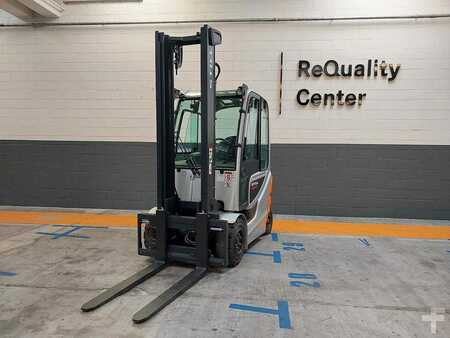 Carrelli elettrici 4 ruote 2015  Still RX 60-30 (1)