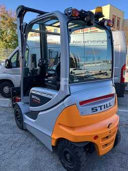 Carrelli elettrici 4 ruote 2015  Still RX60-30 (1)