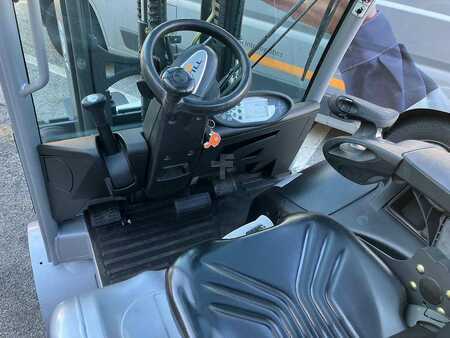 Carrelli elettrici 4 ruote 2015  Still RX60-30 (2)