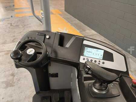 Reach Truck 2019  Still FM-X 10 (3)